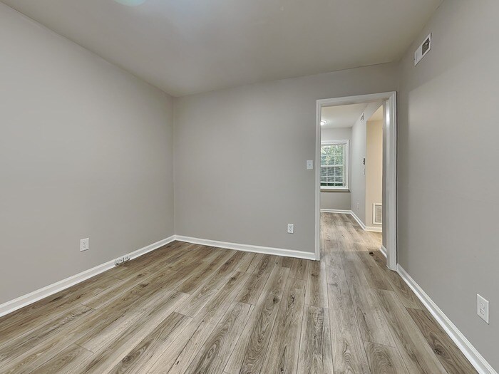 Building Photo - 5519 Carlingford Ct