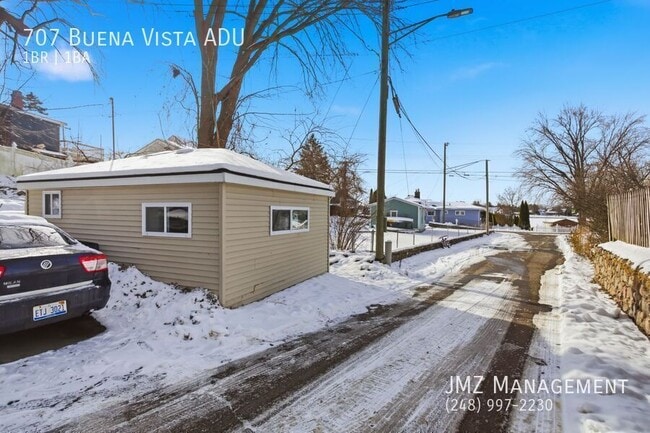 Building Photo - 707 Buena Vista Ave