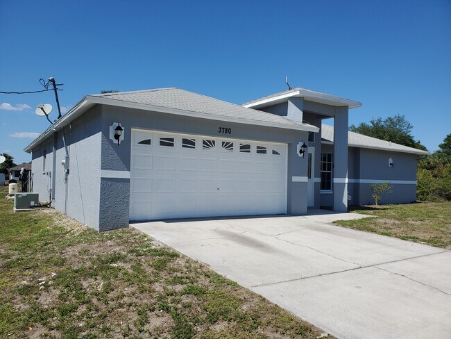 Building Photo - 3780 Kinney St