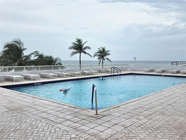 Building Photo - 1370 S Ocean Blvd