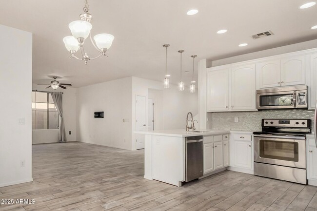 Building Photo - 21090 E Munoz St