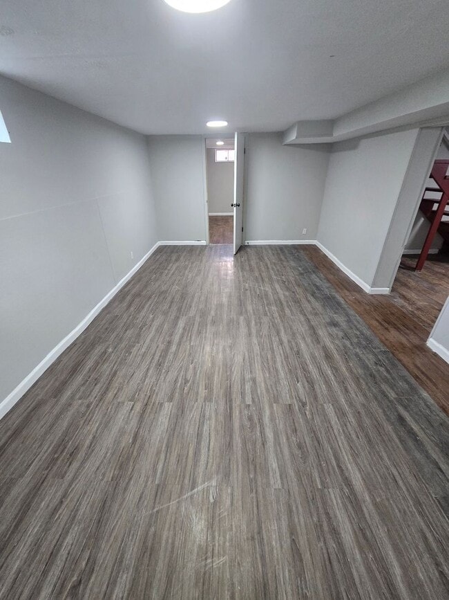Building Photo - 3 BEDROOM SINGLE FAMILY