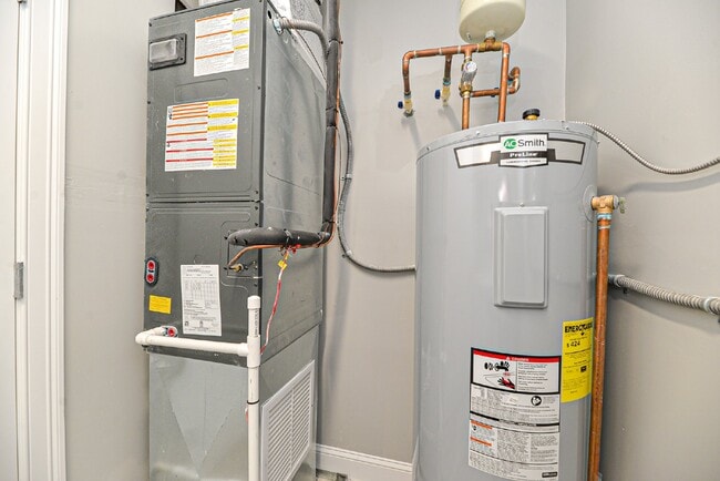 Building Photo - WINTER RENTAL Gorgeous 2 bedroom very spacious condo at the Riviera