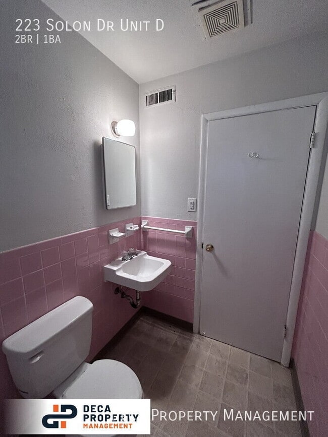 Building Photo - 223 Solon Dr