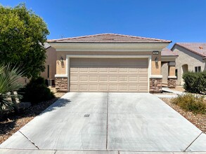 Building Photo - Single story home located in a  55+Communi...