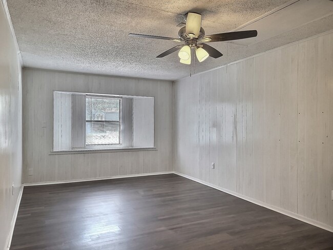 Building Photo - 108 Quail Valley Dr