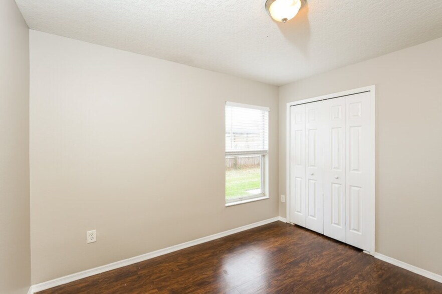 Building Photo - 2317 Hickory Pine St