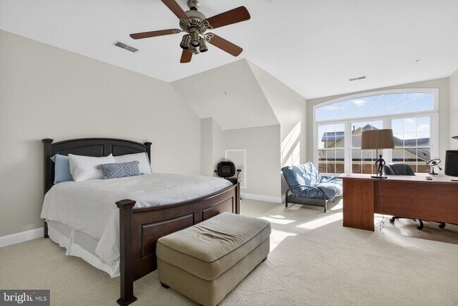 Building Photo - 43789 Water Bay Terrace