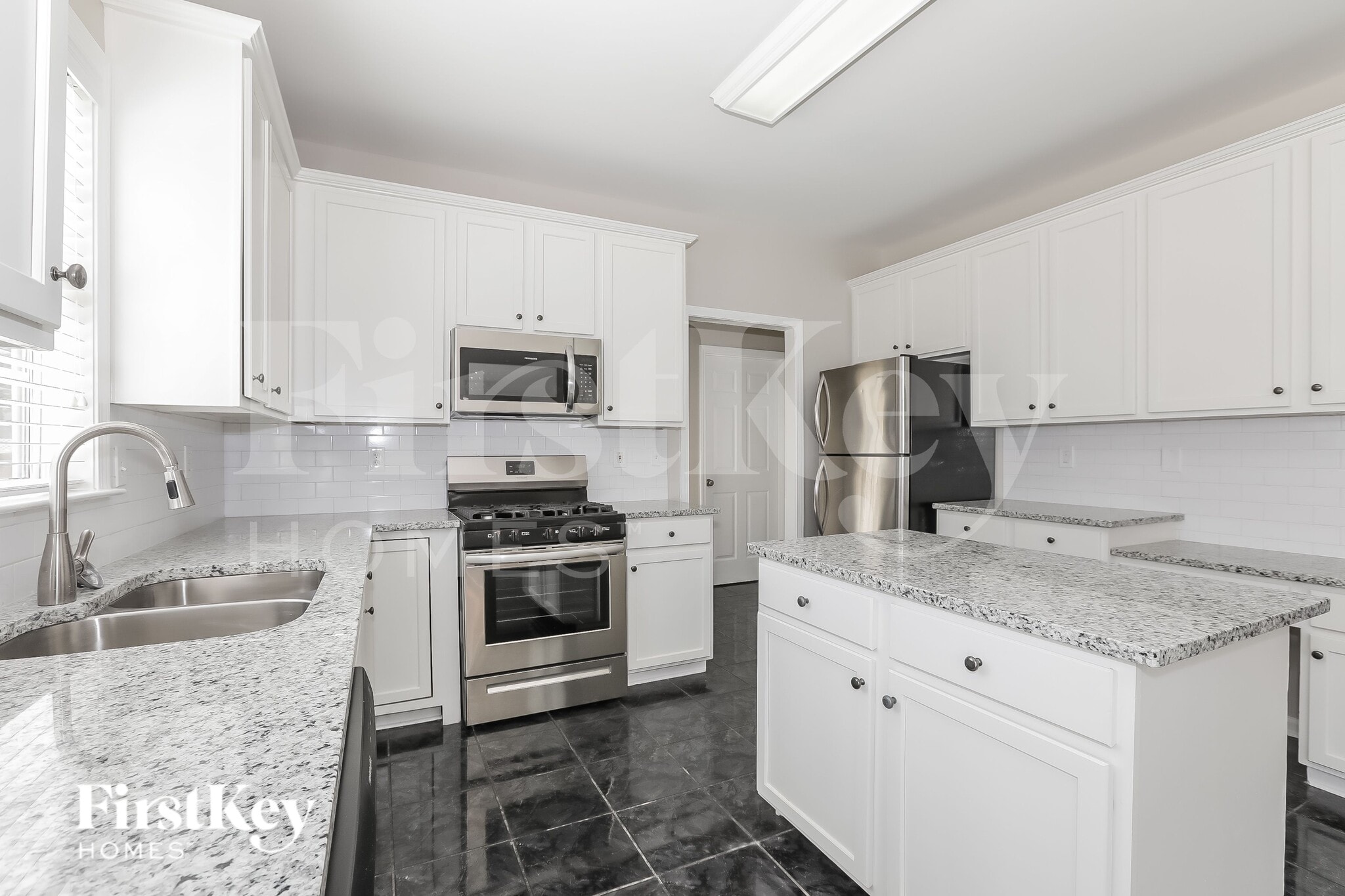 Building Photo - 2127 Mitford Ct