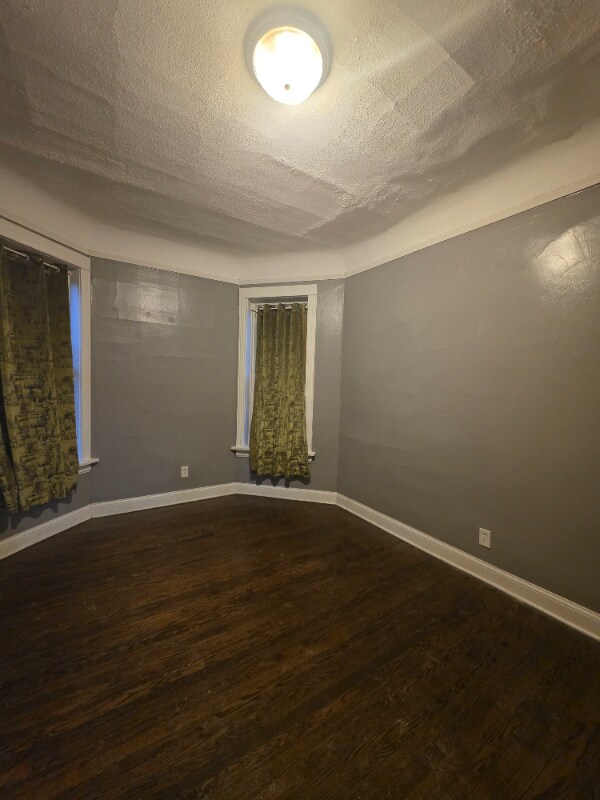 Building Photo - 6643 S Ingleside Ave