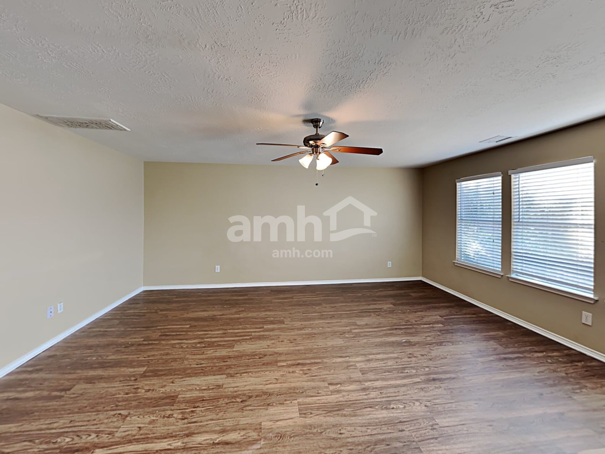 Building Photo - 5446 Aloe Ave