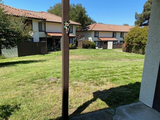 Building Photo - 2-Bedroom, 1.5 Bathroom Townhome in Quiet El Sobrante Neighborhood