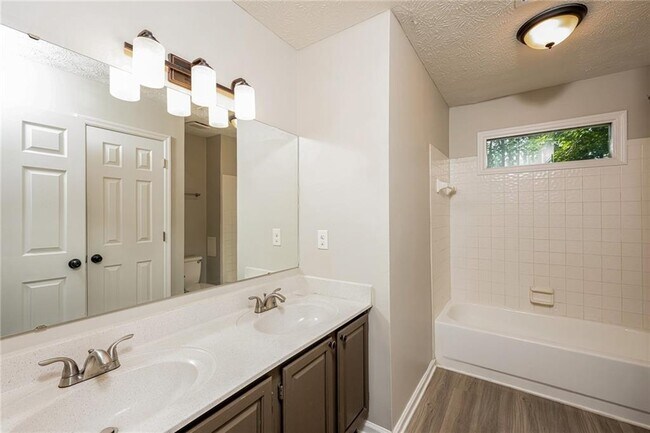 Building Photo - 745 Mountain Oaks Pkwy