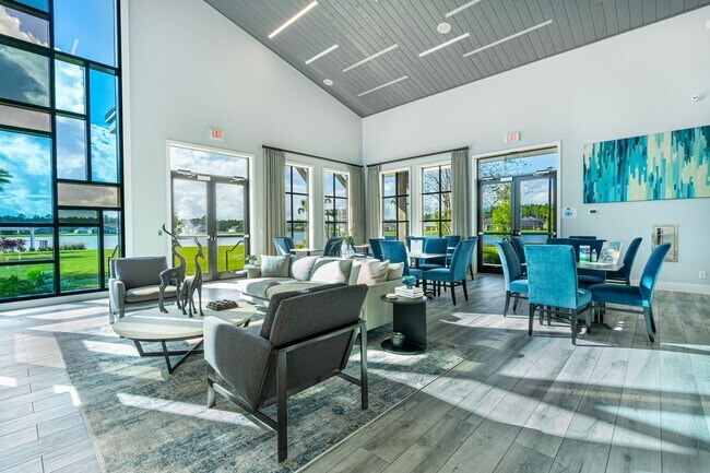 Building Photo - Luxurious 3-Bedroom Home Backing to a Natu...