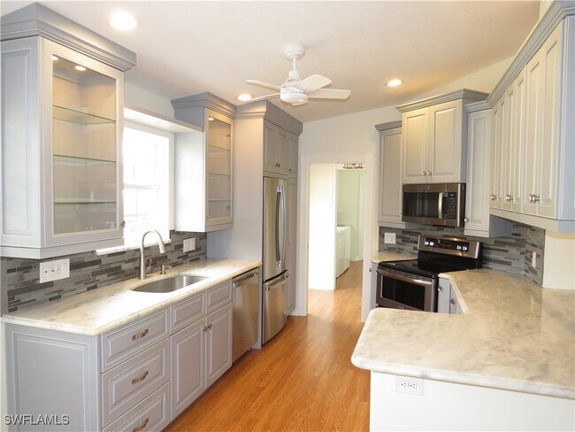 Building Photo - 4235 Redonda Ln