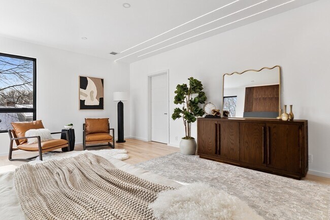 Building Photo - 90 Auburndale Ave