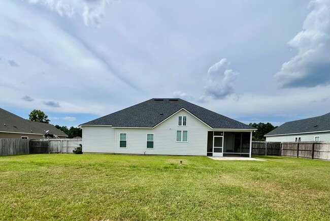 Building Photo - 3520 Spence Dr