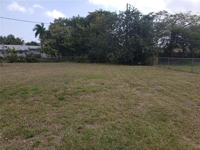 Building Photo - 1524 NW 19th Ave