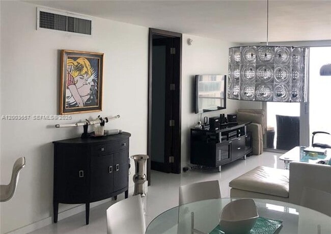 Building Photo - 5701 Collins Ave