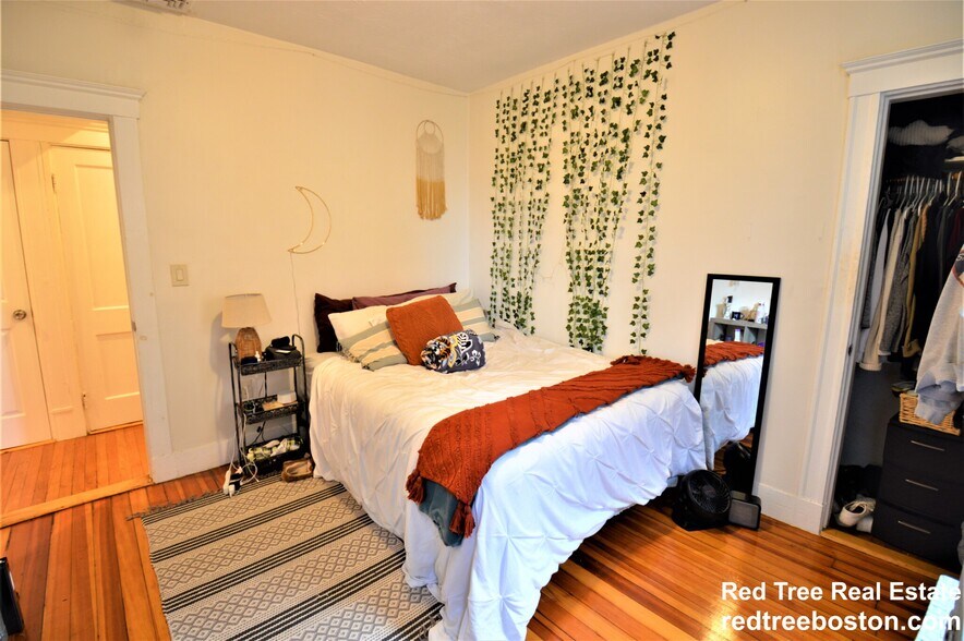 Building Photo - 90 Montebello Rd