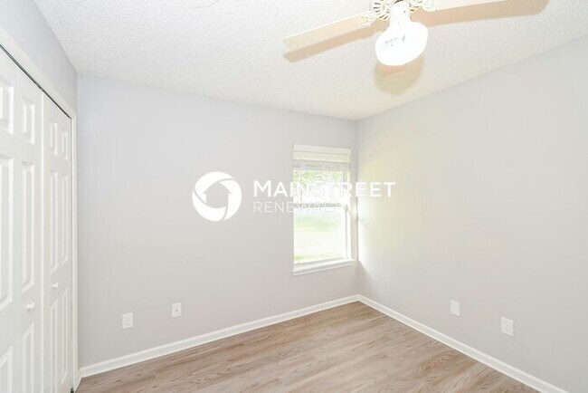 Building Photo - 3 Bedroom Pet-Friendly Home in Fernandina Beach, FL with Main Street Renewal