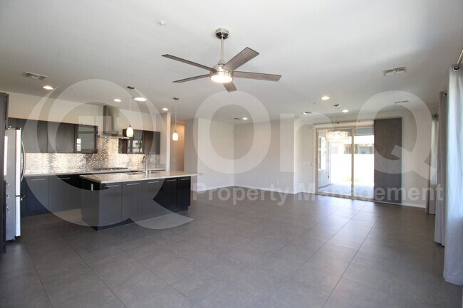 Building Photo - 3498 E Ravenswood Dr