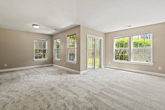 Building Photo - 9034 Parlor Dr