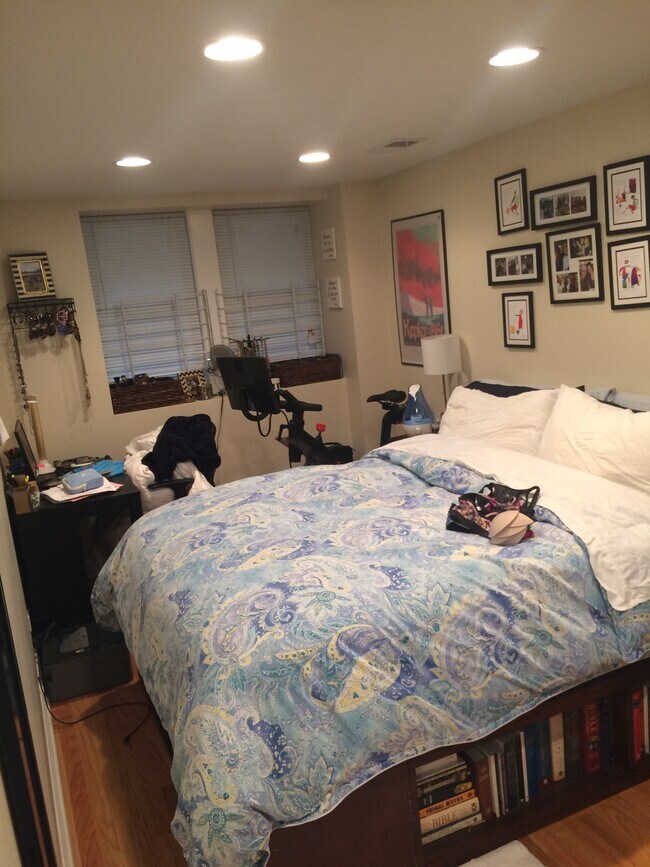 Building Photo - 1659 N Halsted St