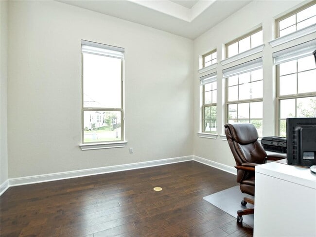 Building Photo - 9703 Bayshore Bend