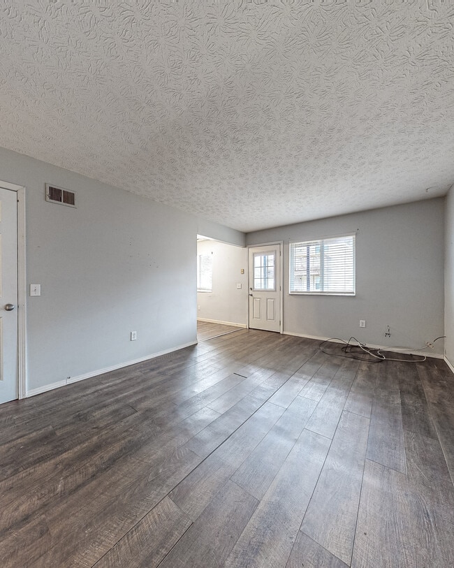 Building Photo - 868-892 S Spring Rd Apartments