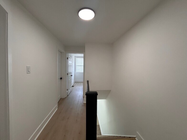 Building Photo - 8033 Williams Ave
