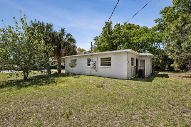 Building Photo - 1629 E 9th St