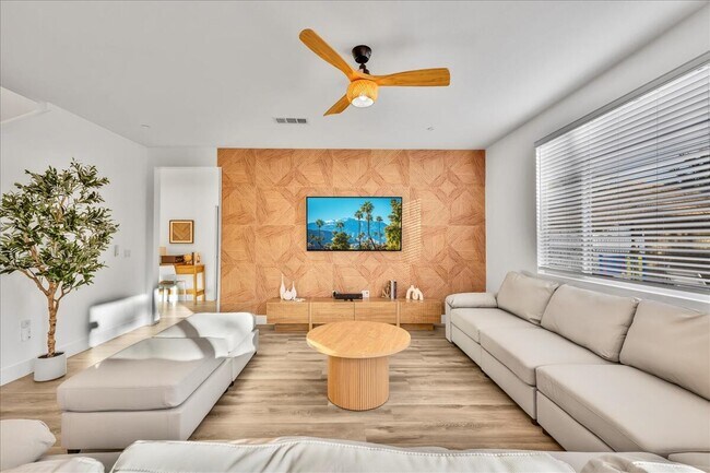 Building Photo - 83796 Moreno St