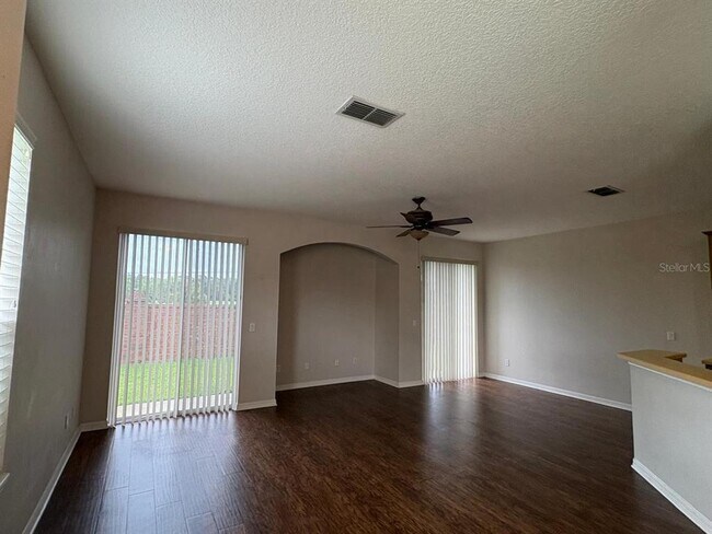 Building Photo - 10907 Derringer Dr