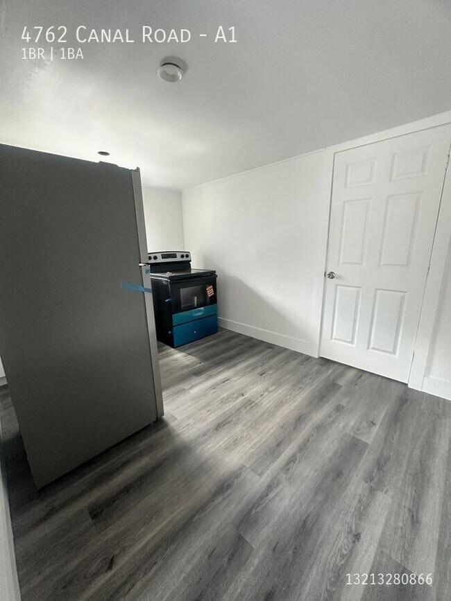 Building Photo - 4762 Canal Rd