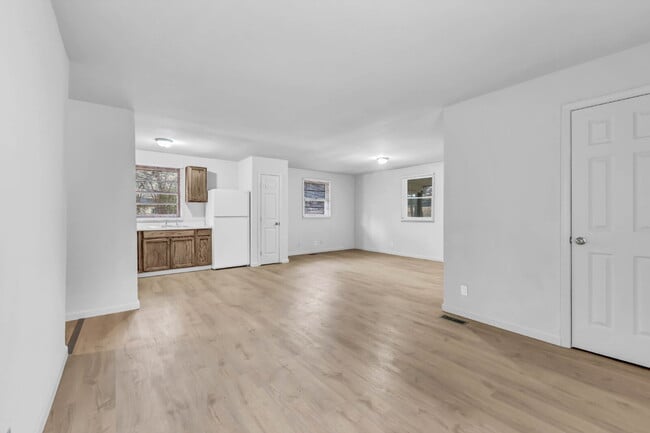 Building Photo - Cozy 3BR Home with Spacious Yard & XL Carport!