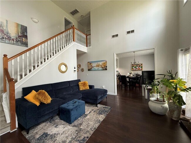 Building Photo - 7544 Winderemere Park