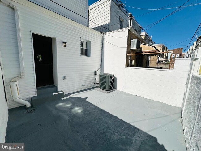 Building Photo - 1221 Durfor St