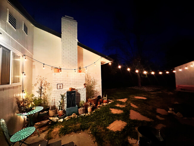 Building Photo - 203 Montrose Dr