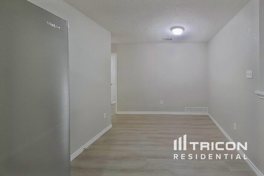 Building Photo - 10544 N Haven Dr