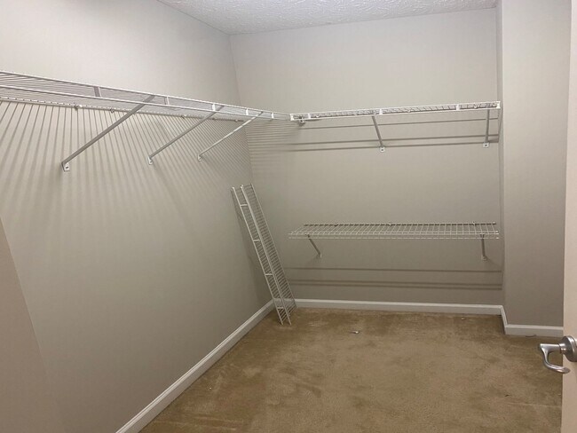 Building Photo - 219 Wild Flower Ln