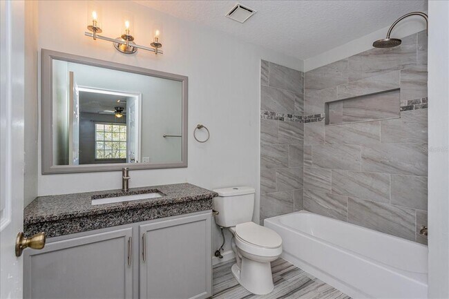 Building Photo - 3940 Southpointe Dr