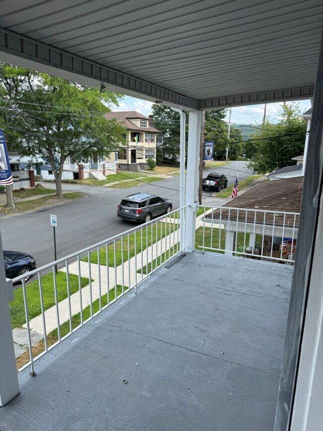 Building Photo - 1608 E Gibson St