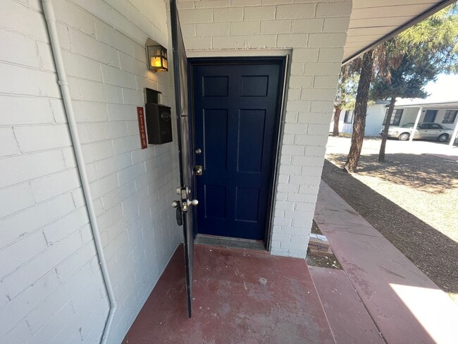 Building Photo - MOVE IN SPECIAL-500.00 OFF 1ST MONTHS RENT...