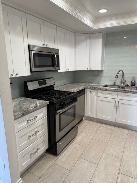 Building Photo - 8877 Tulare Dr