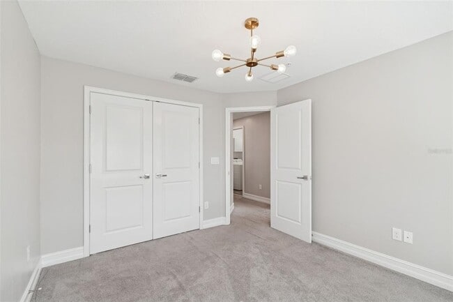 Building Photo - 4921 W Paul Ave