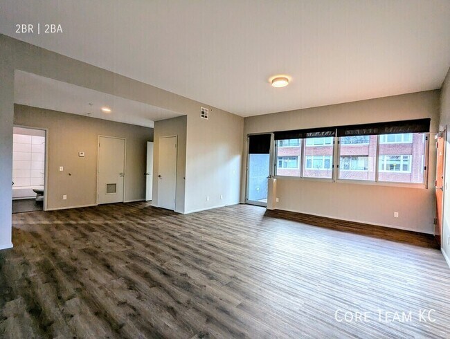 Building Photo - 2903 Gillham Rd