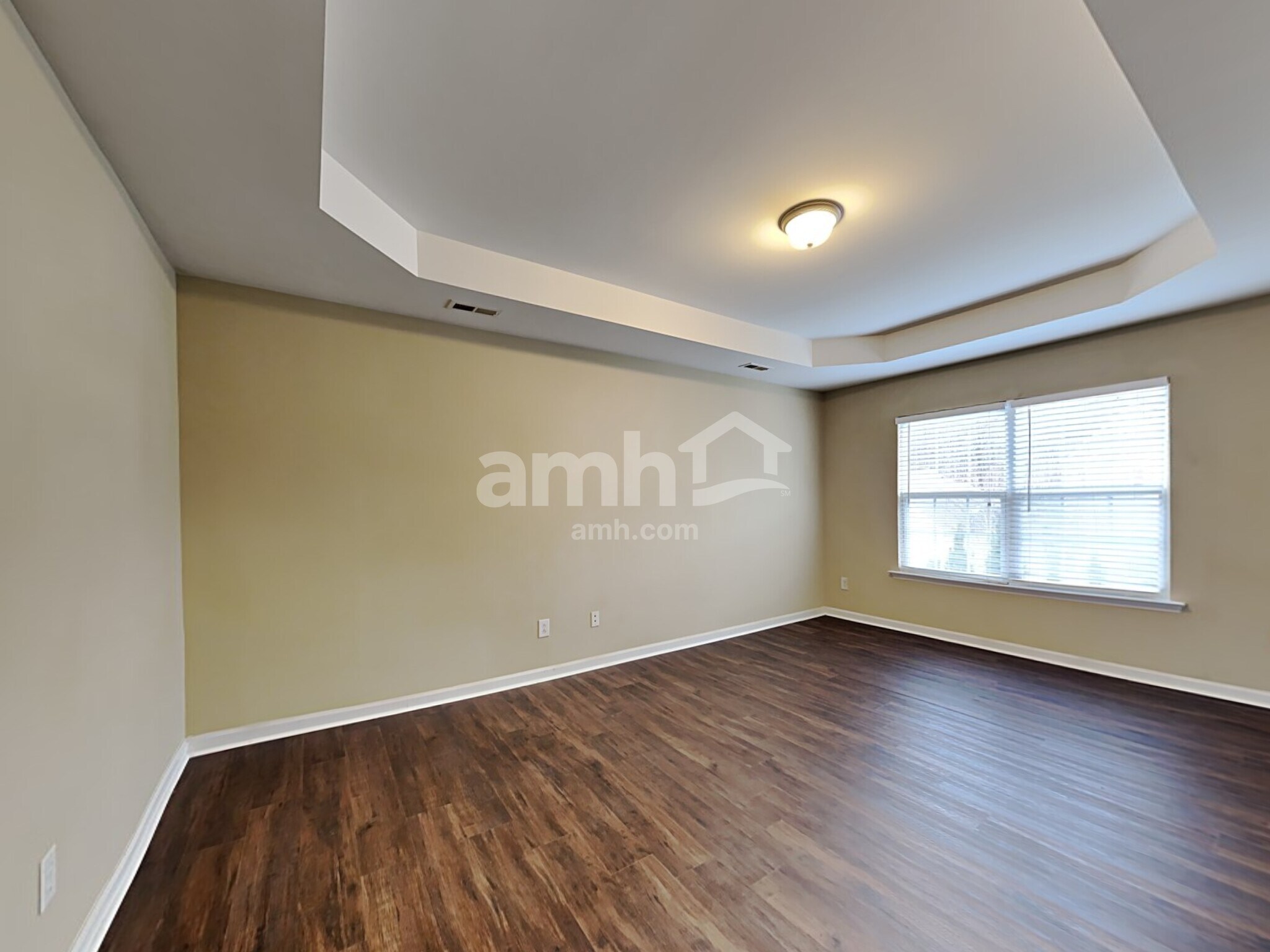 Building Photo - 5152 Chasteal Trl