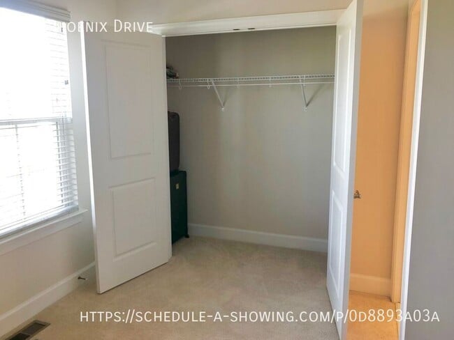 Building Photo - 261 Phoenix Dr