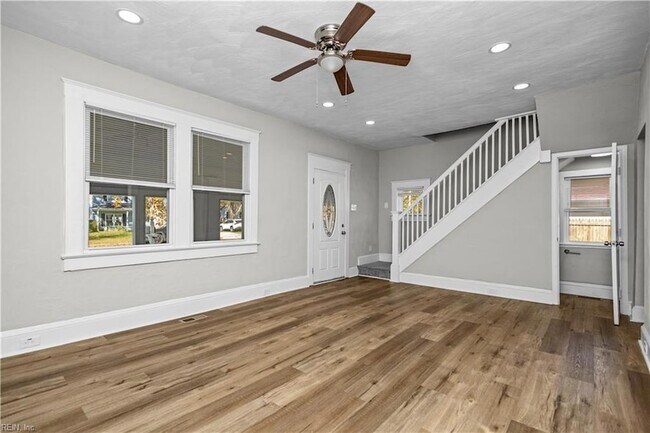 Building Photo - 229 Woodview Ave